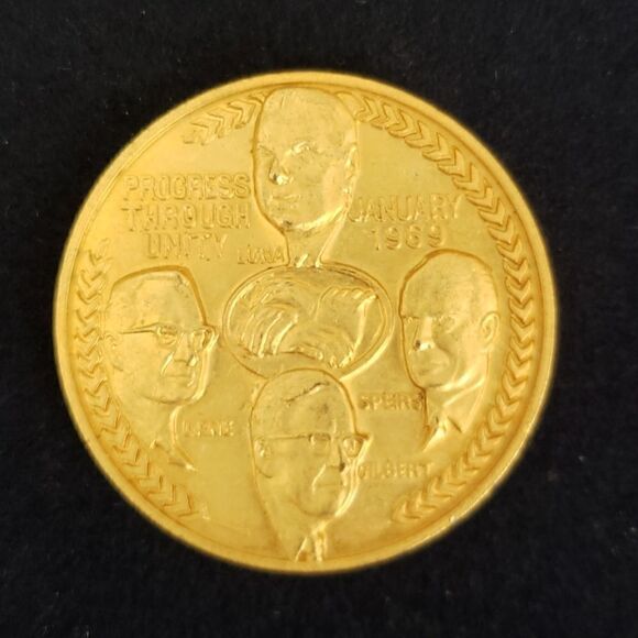 Vintage UTU Commemorative Medallion - Dated 1969 - Picture 1 of 9